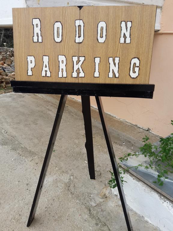Rodon Apartments Tsoukaládhes エクステリア 写真